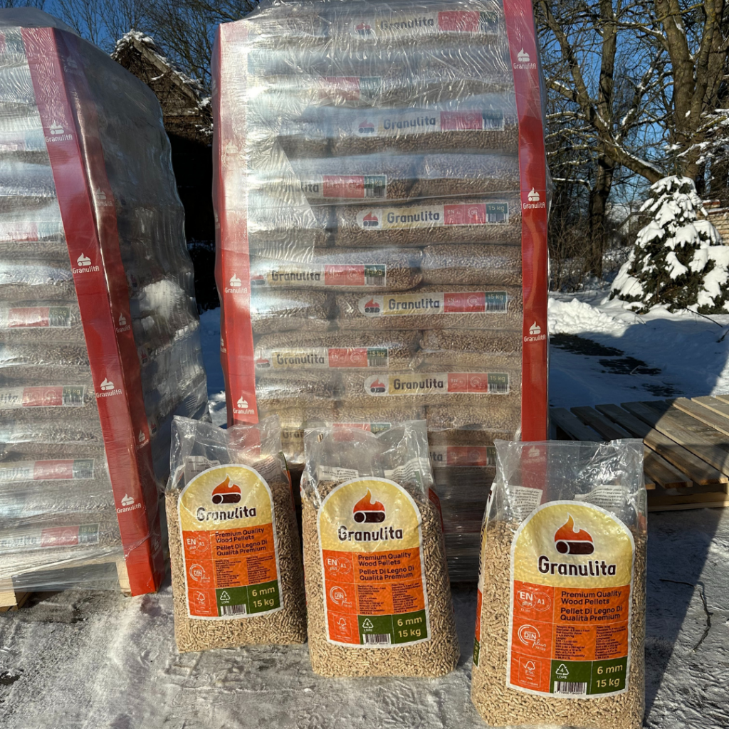 dwie palety i 3 worki pelletu granulita